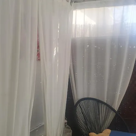 Evie's Beach Studio *